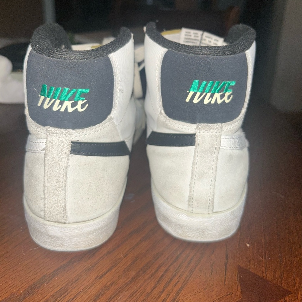 Blazer men’s shoes, white black and green and size 8.5